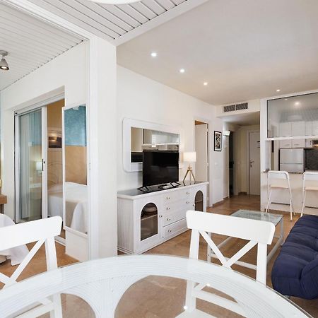 Uhc Center Apartments サロウ エクステリア 写真