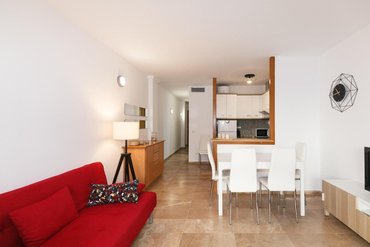 Uhc Center Apartments サロウ エクステリア 写真
