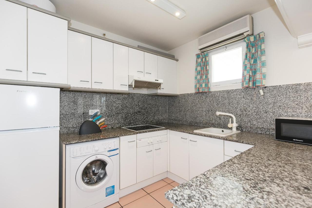 Uhc Center Apartments サロウ エクステリア 写真