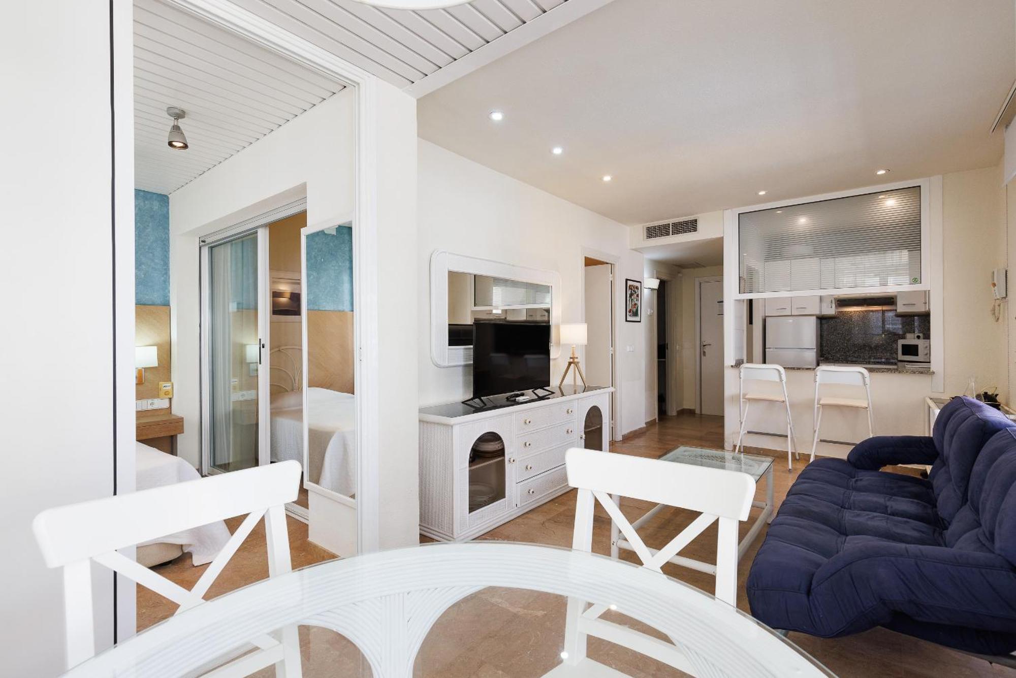 Uhc Center Apartments サロウ エクステリア 写真