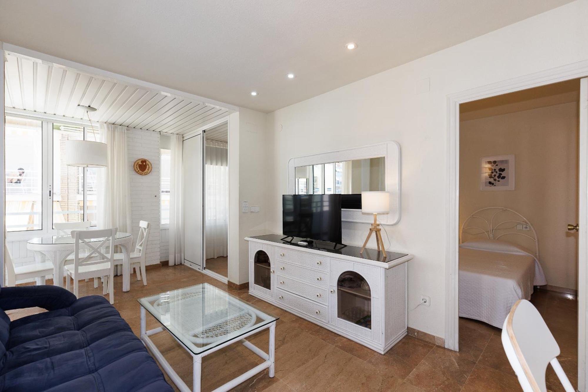 Uhc Center Apartments サロウ エクステリア 写真
