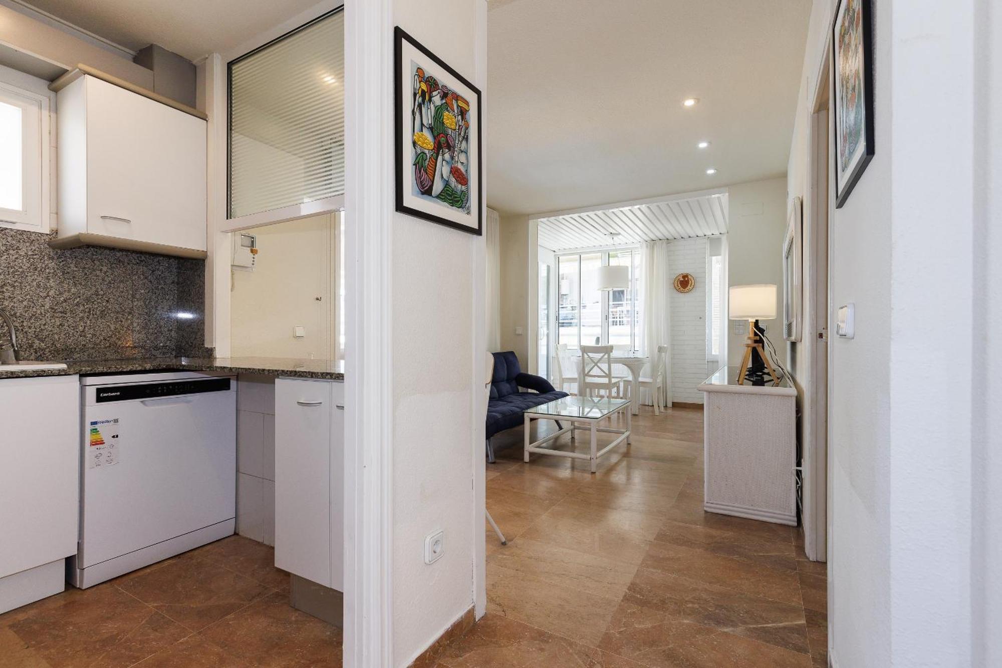 Uhc Center Apartments サロウ 部屋 写真