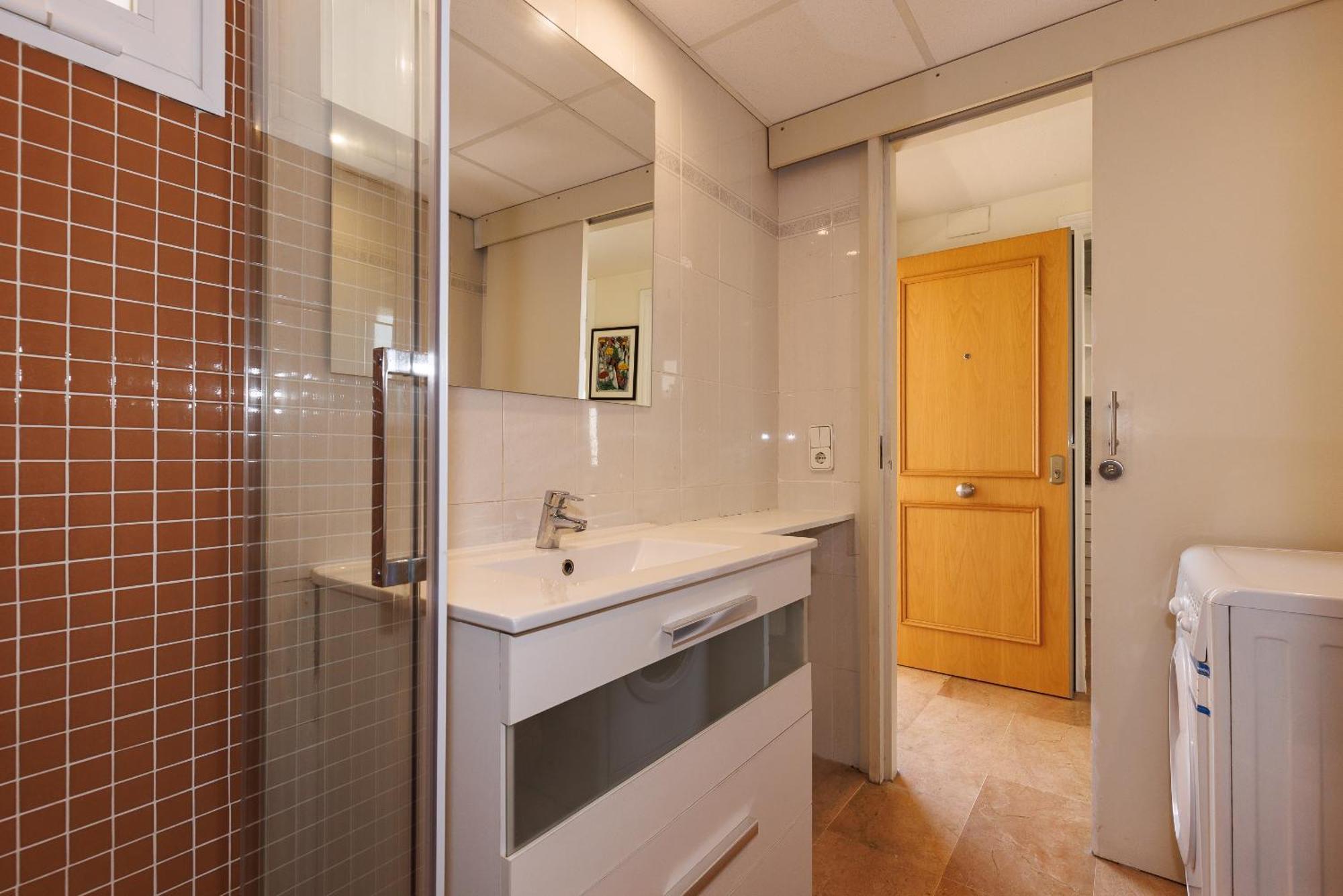 Uhc Center Apartments サロウ 部屋 写真