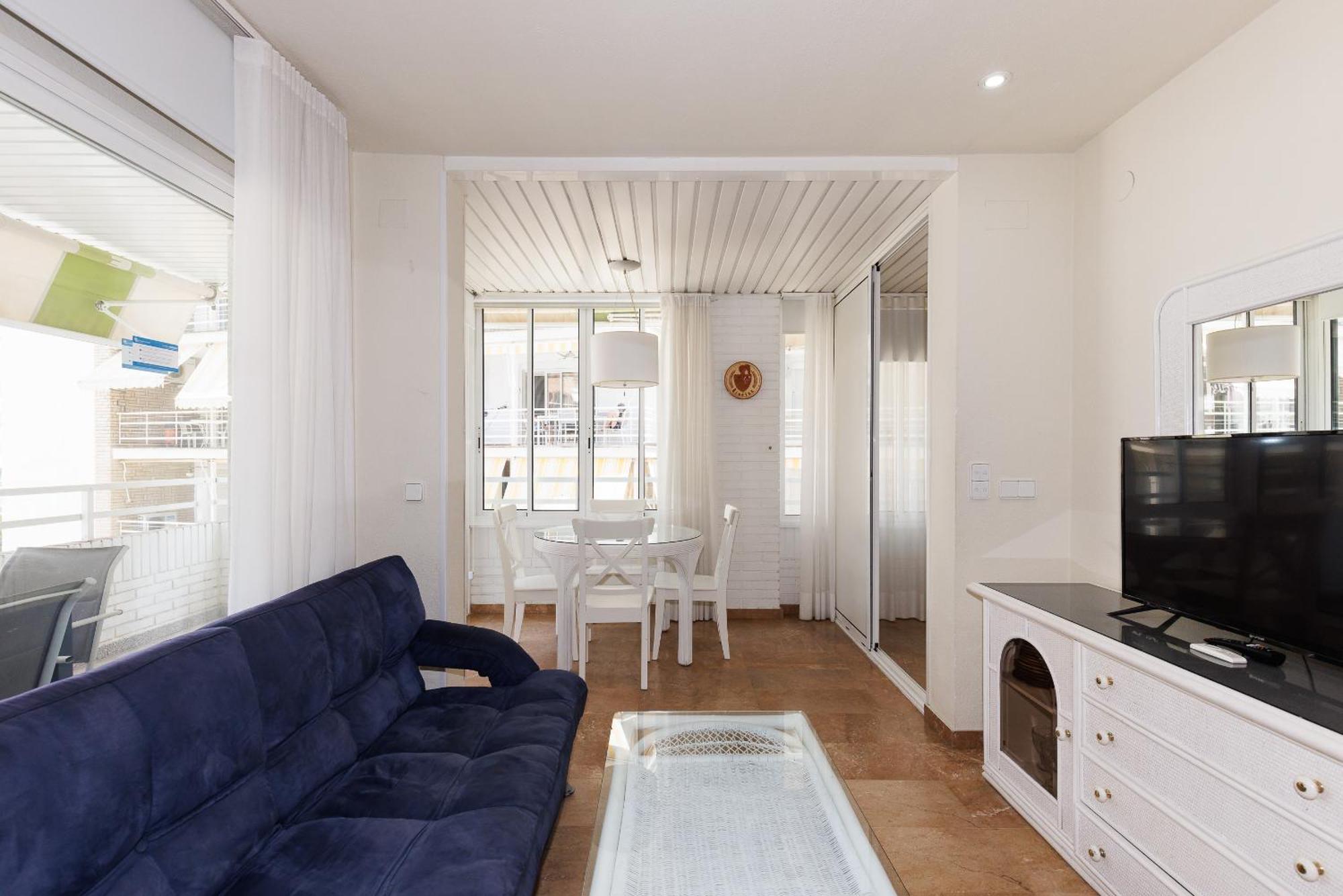 Uhc Center Apartments サロウ エクステリア 写真