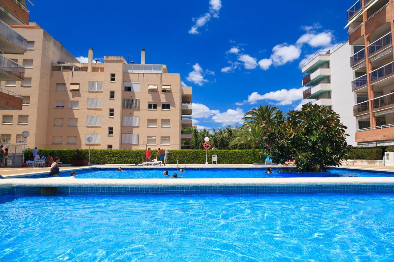 Uhc Center Apartments サロウ エクステリア 写真