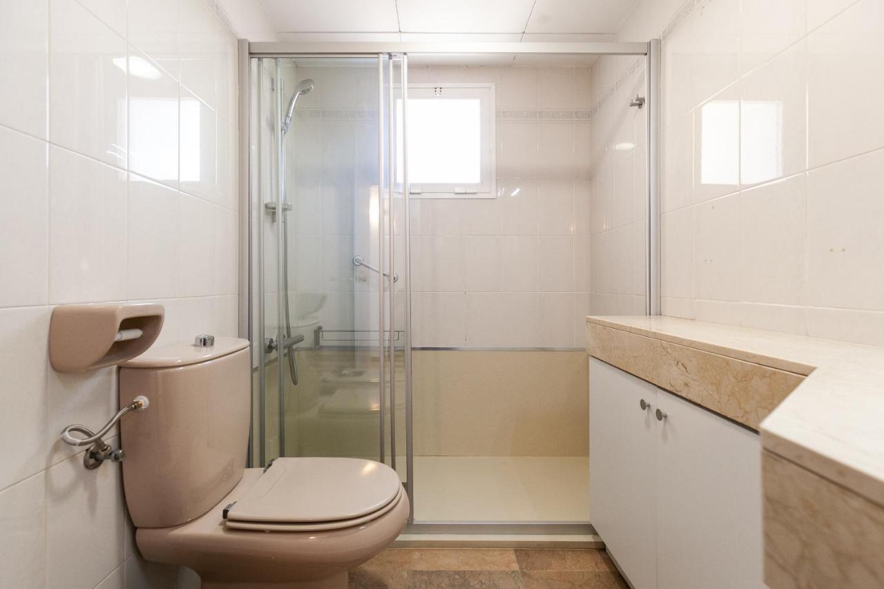 Uhc Center Apartments サロウ エクステリア 写真